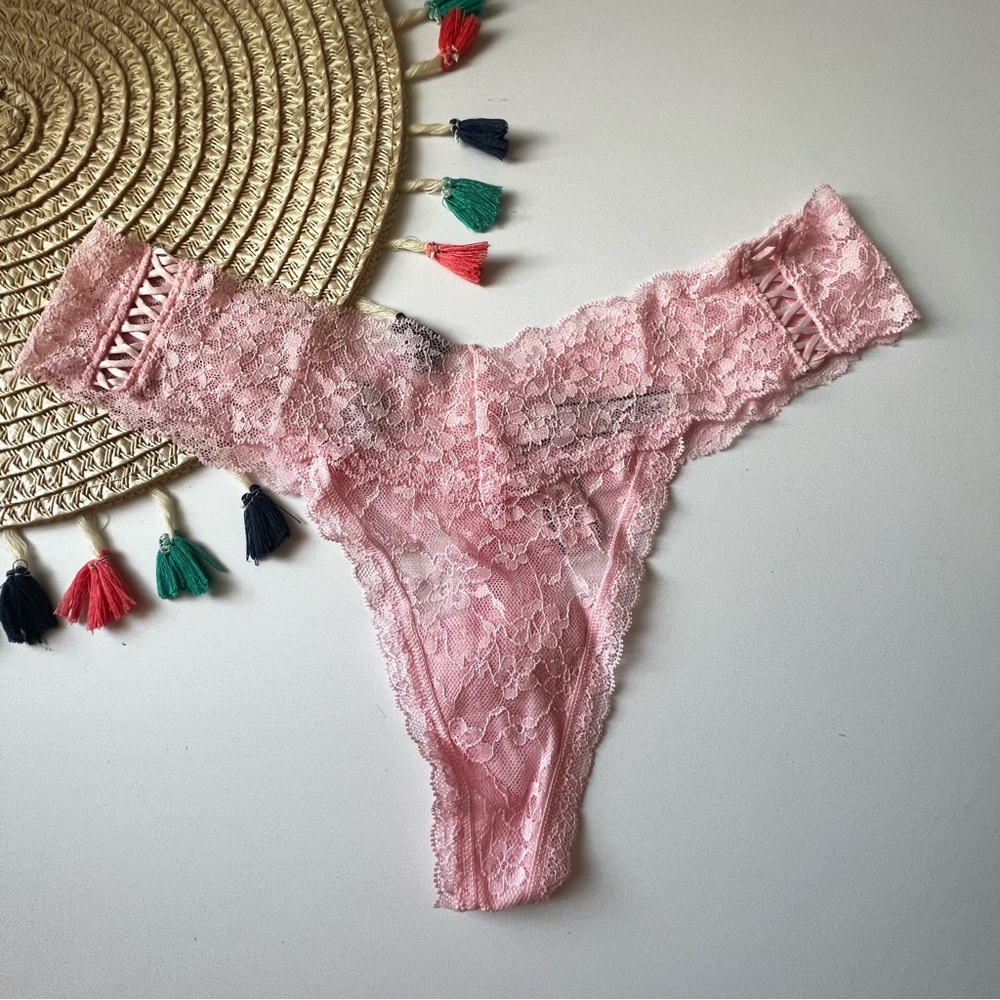 Victoria's Secret Posey Side Lace Lace-Up Thong Panty Pink Large NEW